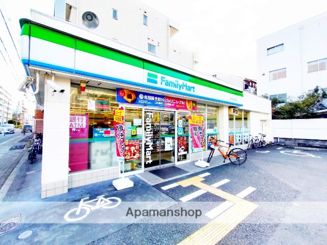 コンビニ　ファミリーマート（コンビニ）まで296m