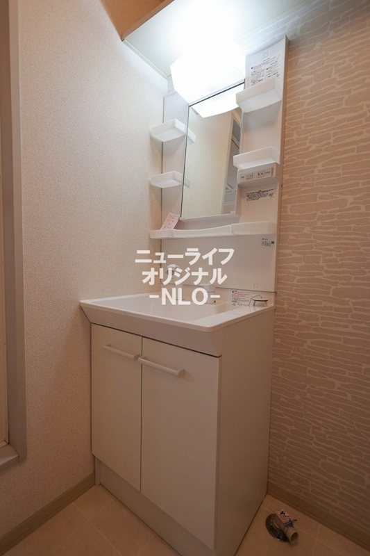 洗面設備　身支度にもシンク周りのお手入れにも役立つ洗髪洗面台☆