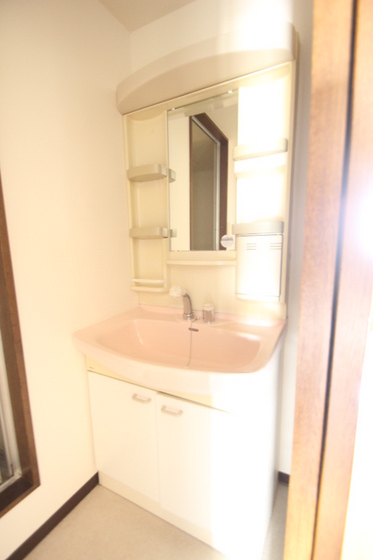 洗面設備　別部屋の写真です。