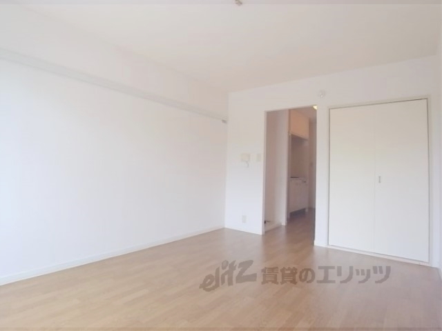 居室・リビング　７．３帖のお部屋です。