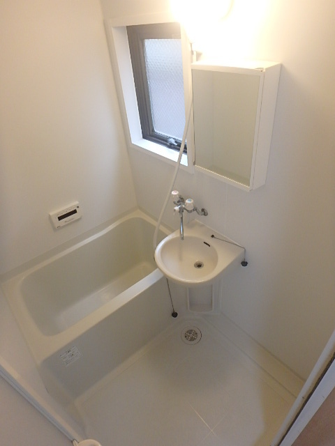 バス・シャワールーム　一日の疲れをここで。。