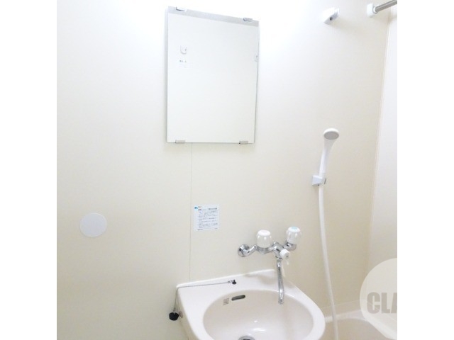 洗面設備　鏡付きです（＊^^＊）