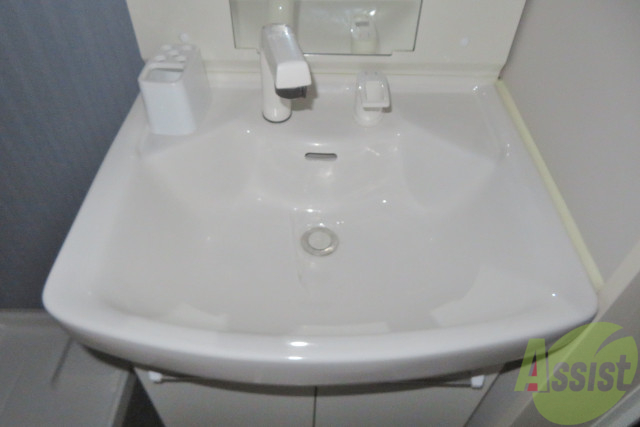 洗面設備　シャンプードレッサー。身支度はここでばっちり。