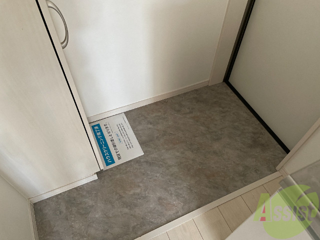 玄関　玄関の様子です。明るい印象ですね。気分もあがりそう。