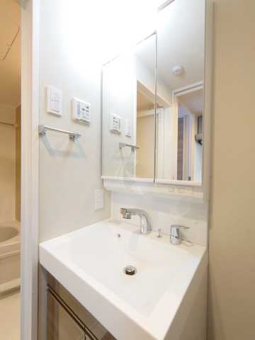 洗面設備　ロイジェント上野桜木