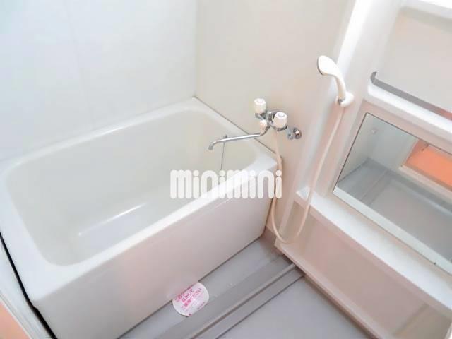 バス・シャワールーム　清潔感のあるお風呂です。