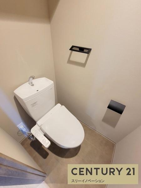 トイレ　★温水洗浄暖房便座付き★