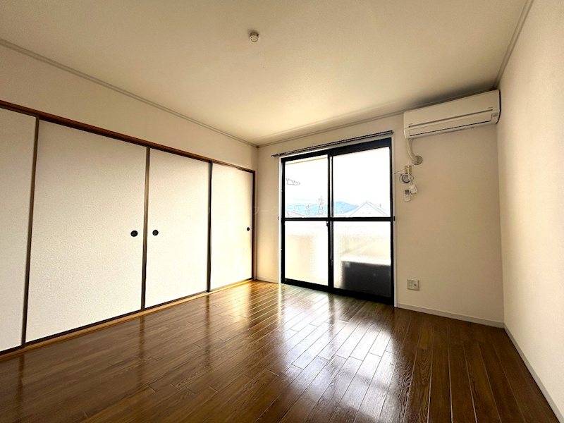 居室・リビング　※写真は別号室です(参考)