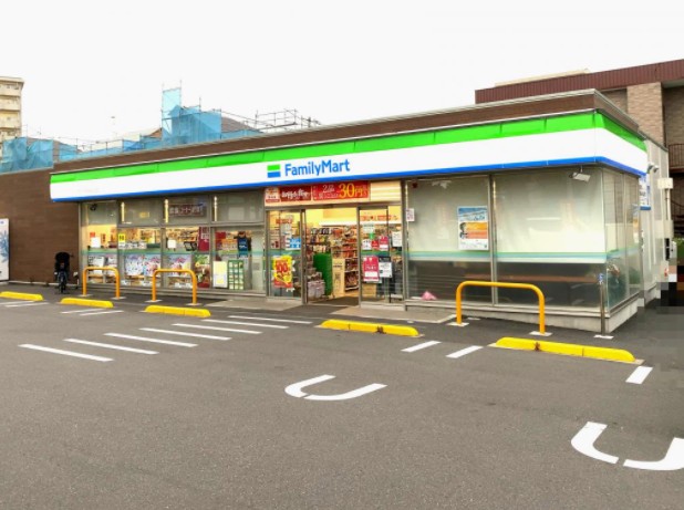 コンビニ　ファミリーマート 横浜洋光台店（コンビニ）まで371m