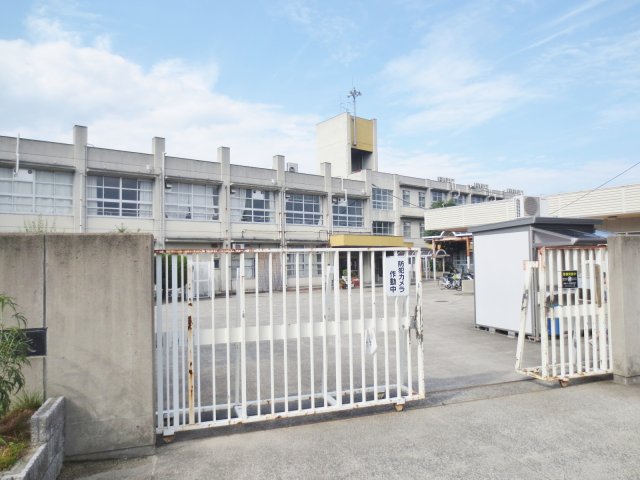 小学校　枚方市立東香里小学校（小学校）まで772m