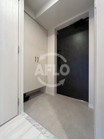 玄関　リヴェント難波ウエスト　玄関