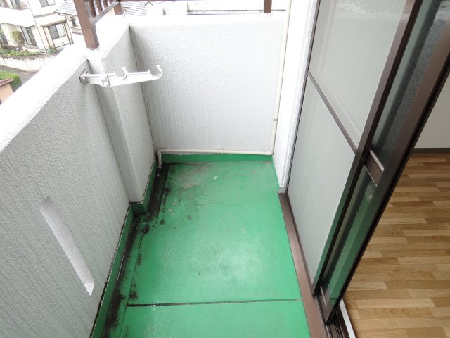 バルコニー　同物件別号室の写真です。