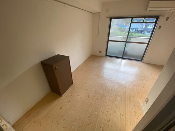 居室・リビング　※他の号室の写真になります。