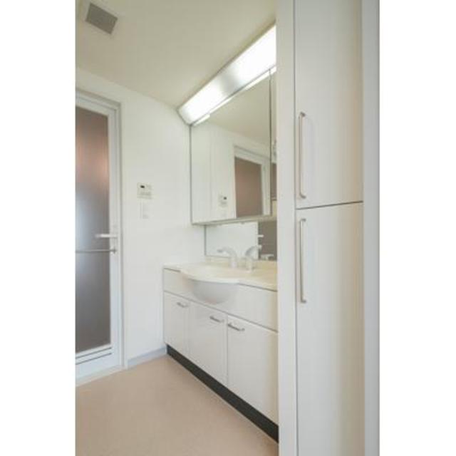 洗面設備　※写真は同タイプ住戸です。