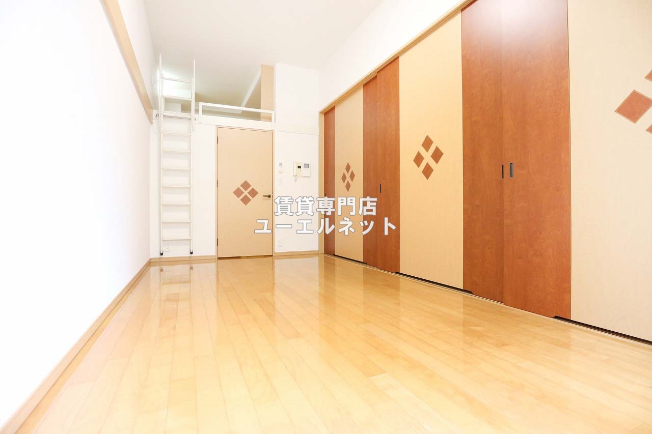 居室・リビング　ゆったりとくつろげる、落ち着きのある居室空間です