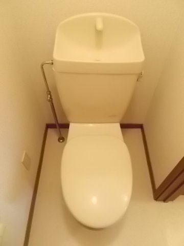 トイレ　コンパクトで使いやすいトイレです