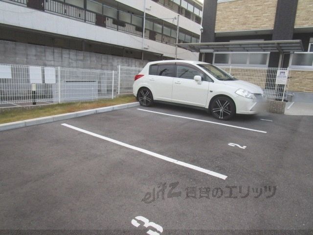 駐車場　駐車場