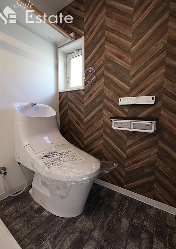 トイレ　温水洗浄便座付トイレ