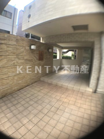 エントランス　清潔なエントランスです