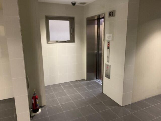 ロビー　エレベーターホール