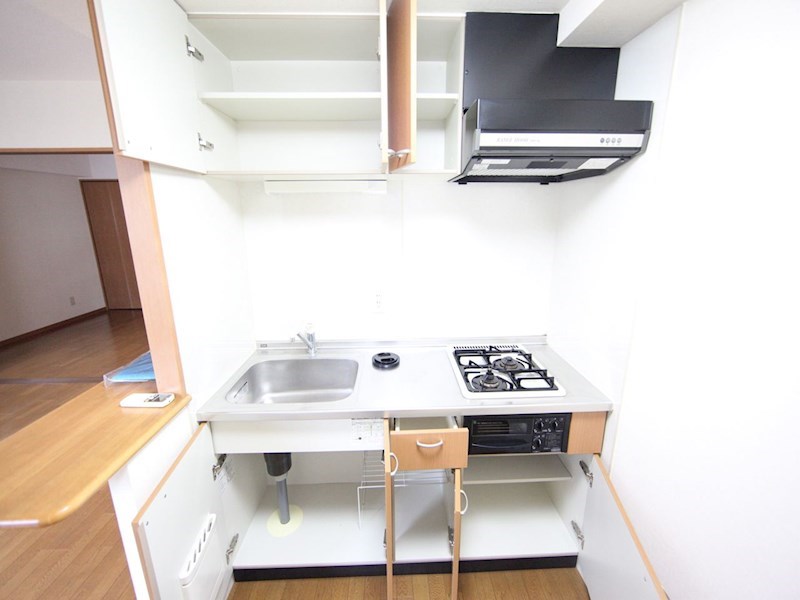 キッチン　システムキッチン（ガス2口グリル）冷蔵庫レンジ等用意できます