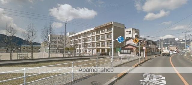 小学校　高松市立国分寺南部小学校（小学校）まで452m