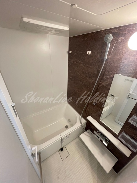 バス・シャワールーム　浴室乾燥機付き♪