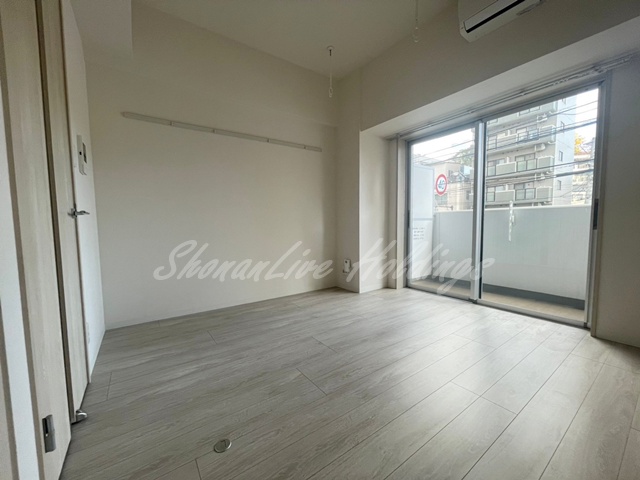 居室・リビング　フローリングの洋室♪