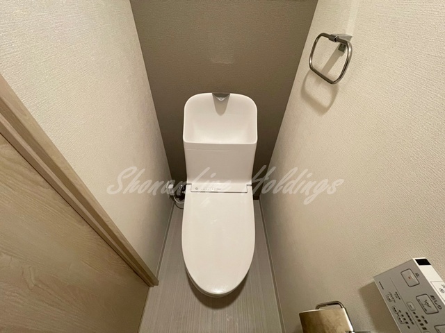 トイレ　温水洗浄便座付き♪