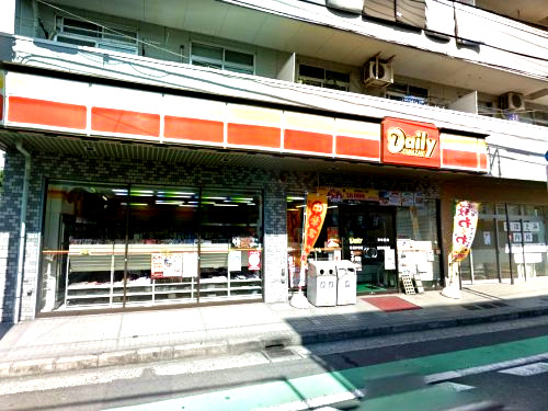 コンビニ　デイリーヤマザキ（コンビニ）まで500m