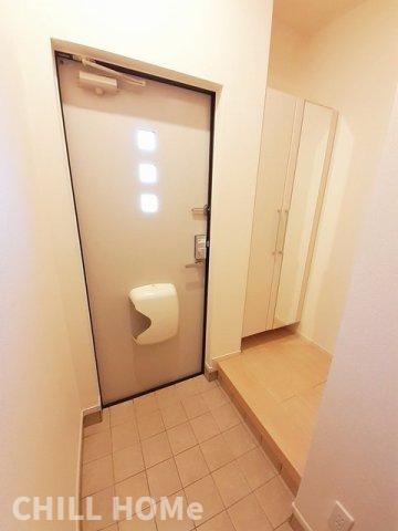 玄関　当社、チルホームのHPもご覧ください(^^)/物件情報多数♪