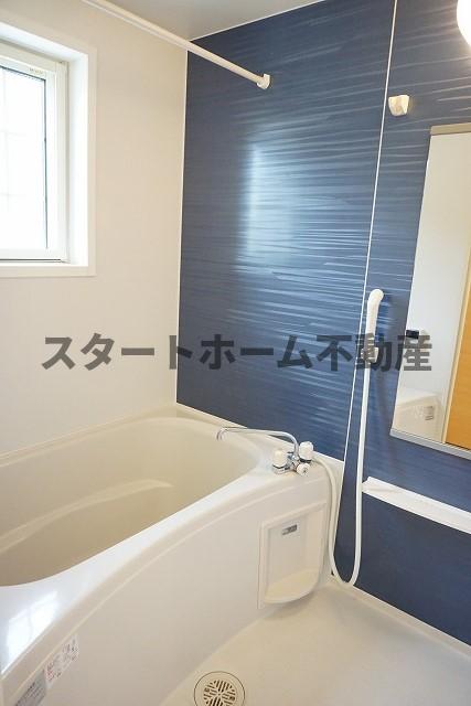 バス・シャワールーム　落ち着いた空間のお風呂です