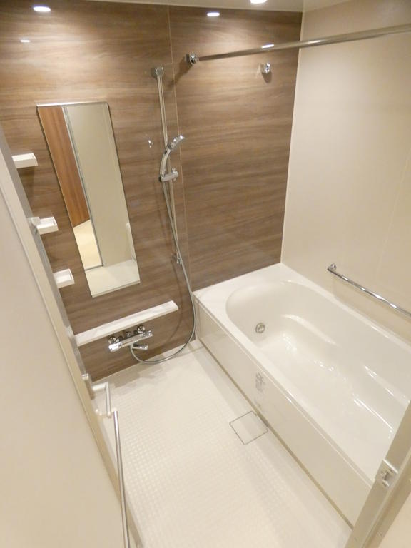 バス・シャワールーム　※別部屋の参考写真です。