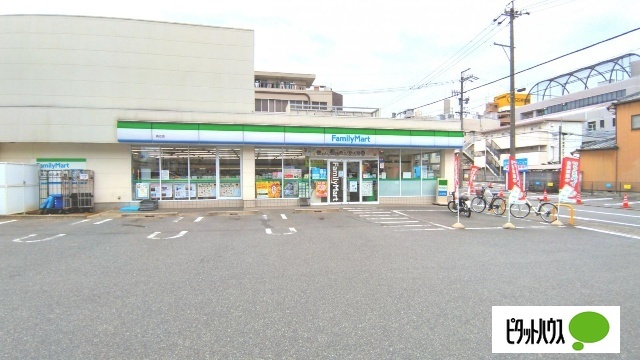 コンビニ　ファミリーマート高辻店（コンビニ）まで417m