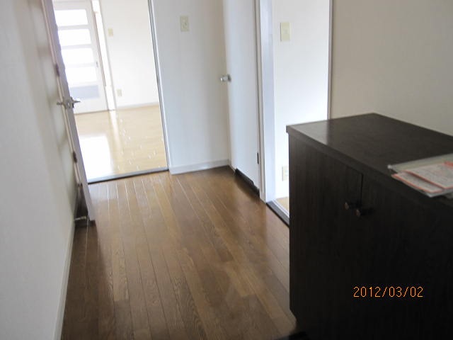 玄関　下駄箱つきです