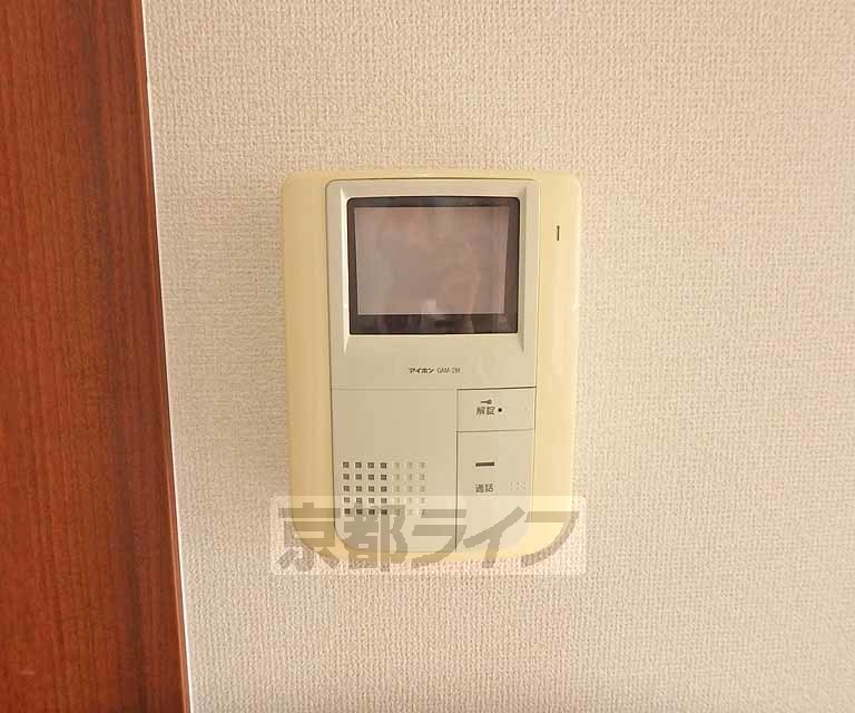 セキュリティ　鍵をかけたまま訪問者と会話ができます