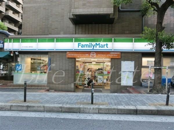 コンビニ　ファミリーマートアメ村西心斎橋店（コンビニ）まで165m