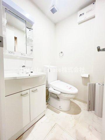 トイレ　同施工会社同仕様タイプ参考写真
