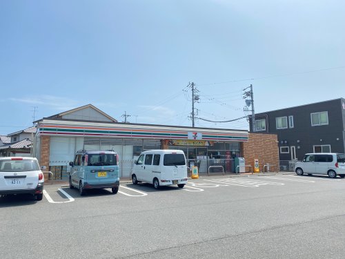 コンビニ　セブンイレブン 津市白塚団地入口店（コンビニ）まで1751m