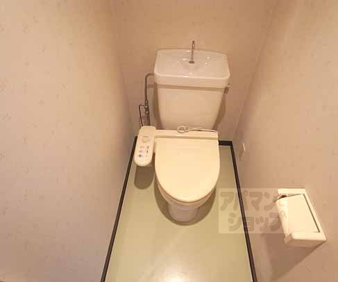 トイレ　ウォシュレット付きのトイレです。