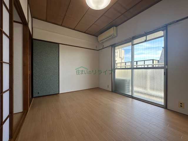 居室・リビング　別部屋参考写真となります。