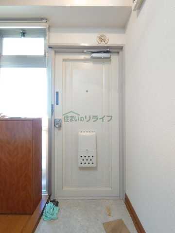 玄関　別部屋参考写真となります。