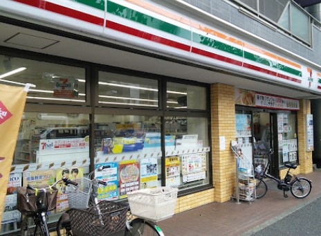 コンビニ　セブンイレブン 横浜東白楽駅南店（コンビニ）まで375m