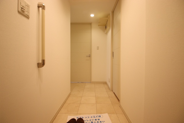 玄関　※別室の参考写真の為、現況優先です。