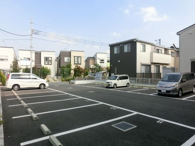 駐車場　敷地内駐車場