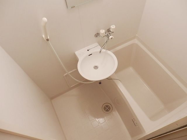 バス・シャワールーム　浴室乾燥機完備
