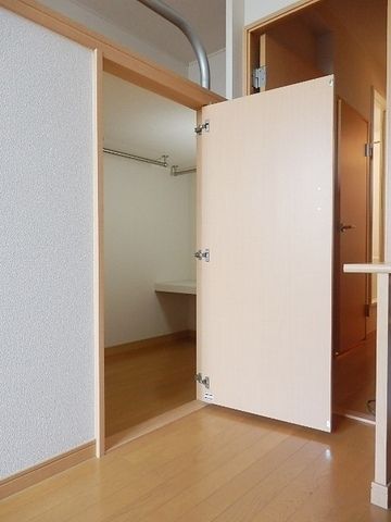 その他設備　ロフト下には大型のクローゼット完備