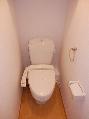 トイレ　温水洗浄便座完備