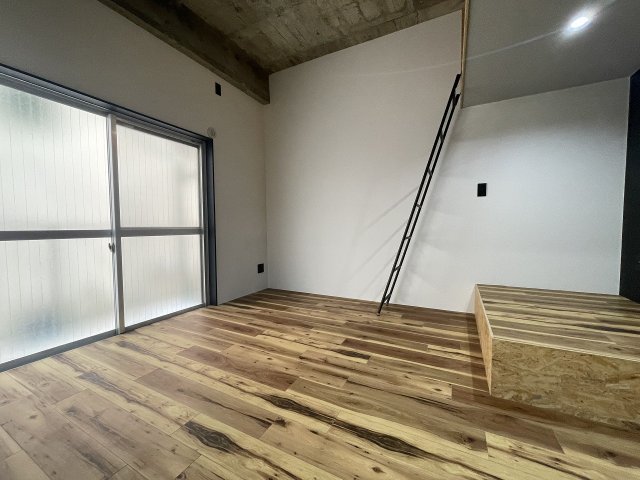 その他部屋・スペース　広くて明るい寝室