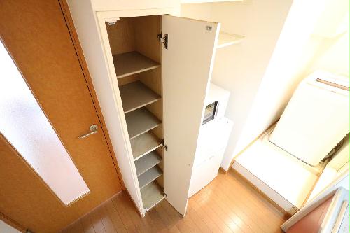 玄関　シューズボックス完備により女性でも安心